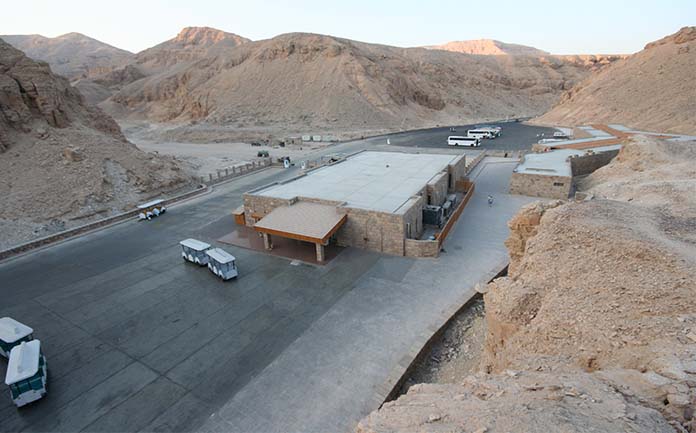 تطوير المنطقة الأثرية بوادي الملوك بمدينة القورنة غرب محافظة الأقصر